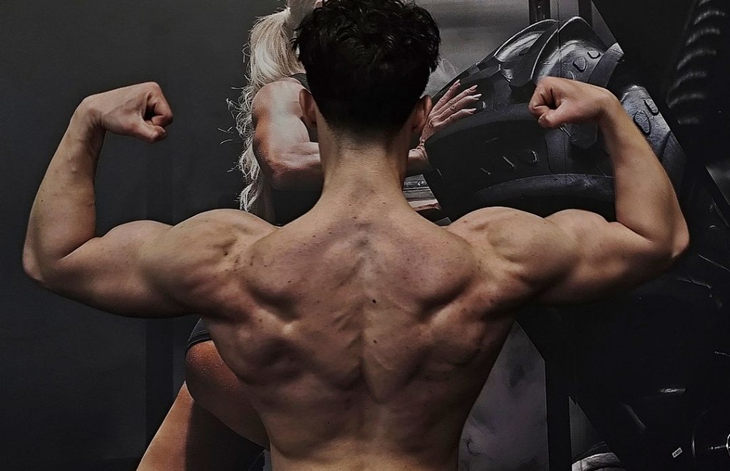 gallery-trainer-back-flex-gym